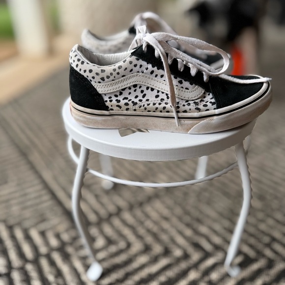 Vans Black and White Dalmatian Old Skool Sneakers Kids Size 2.5 - Picture 3 of 16